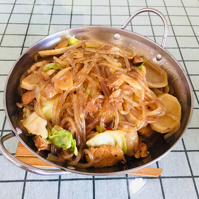 土豆干粉条五花肉烩菜