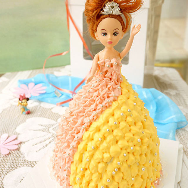 裱花蛋糕：芭比小公主