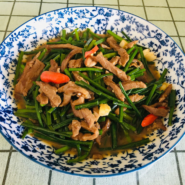 韭菜苔炒肉丝