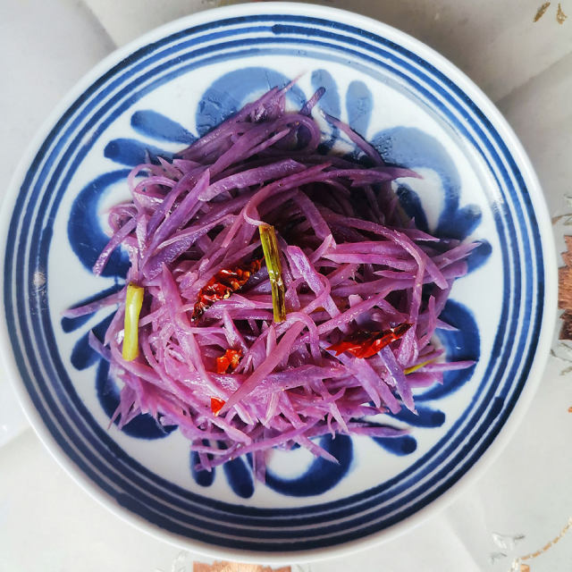 醋溜紫色土豆丝
