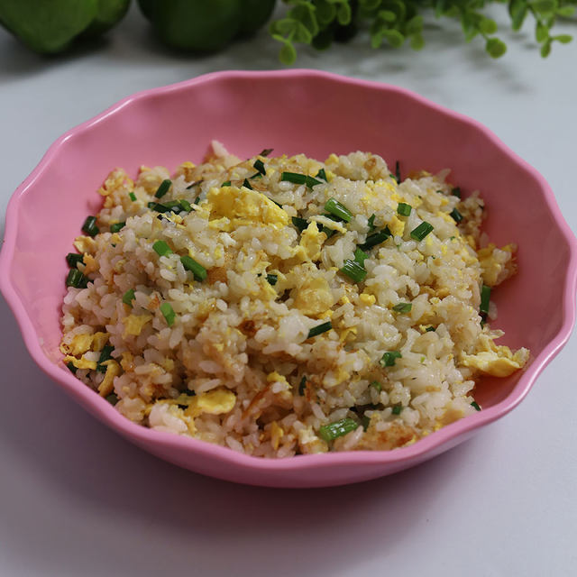 鸡蛋韭苔炒饭