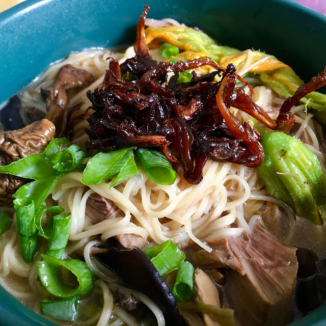 油鸡枞菌拌面