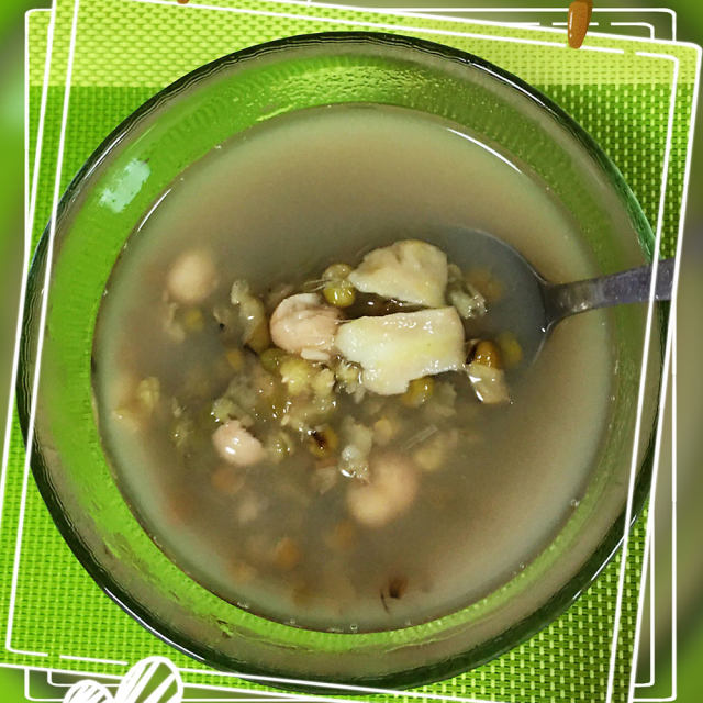 鸡头米百合绿豆汤