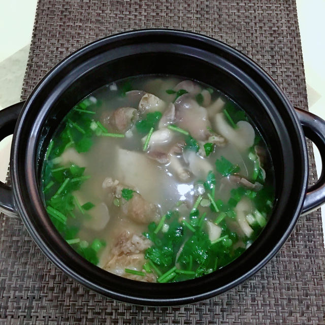 平菇牛骨汤