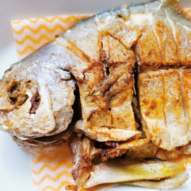 零失败大神级香煎金鲳鱼，一条鱼让你吃完整锅饭