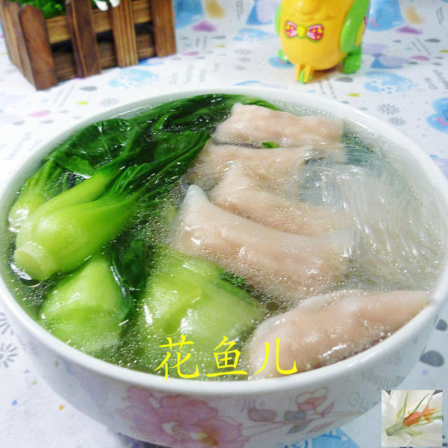 鱼皮脆虾饺青菜粉丝汤