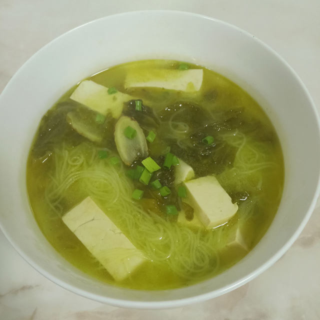 酸菜粉丝豆腐汤