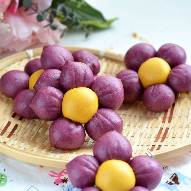 南瓜紫薯花朵馒头