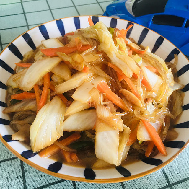 白菜胡萝卜炖粉条