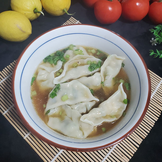 香芹鸡肉水饺