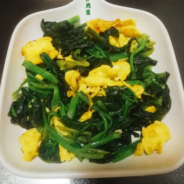 菠菜炒鸡蛋