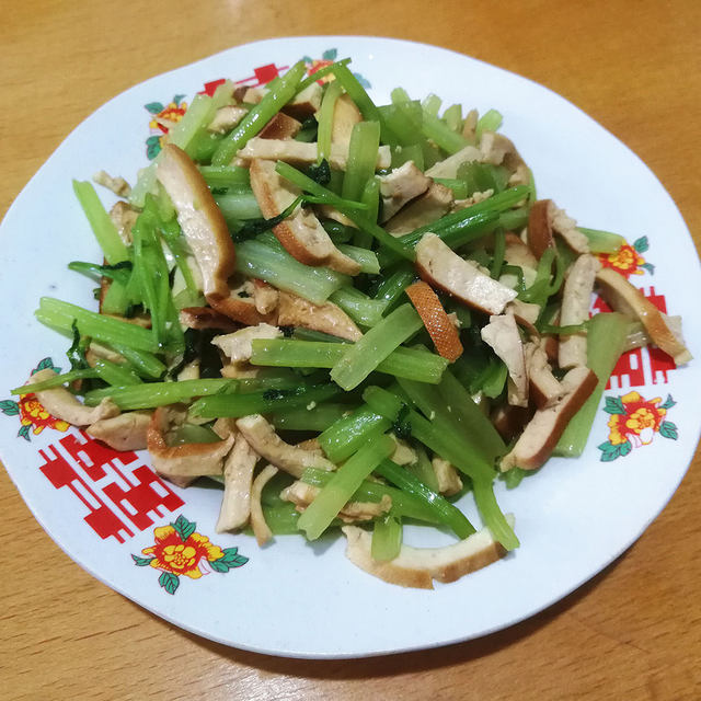 芹菜炒豆干