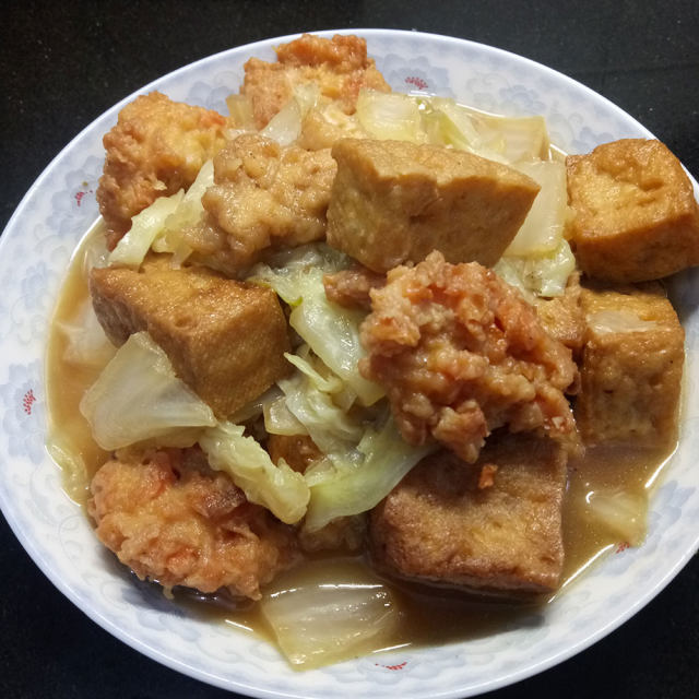 白菜豆腐炖肉丸
