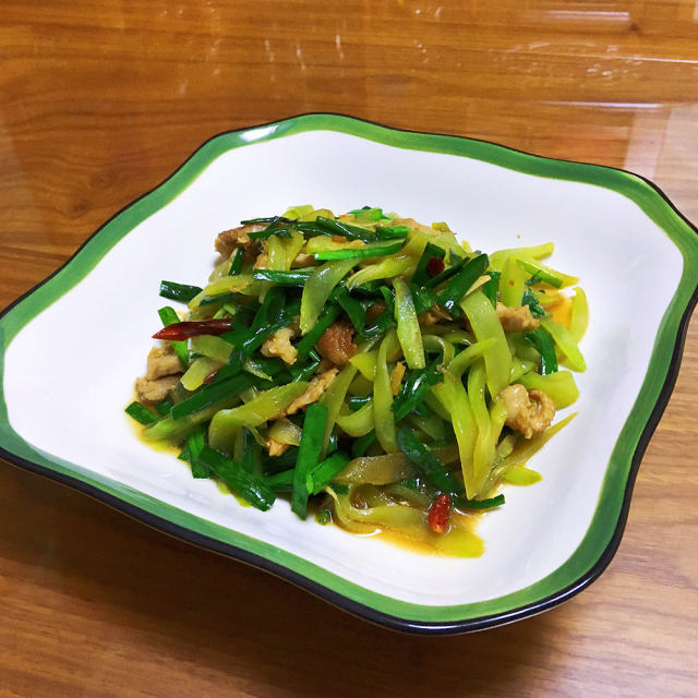 韭菜莴笋炒肉