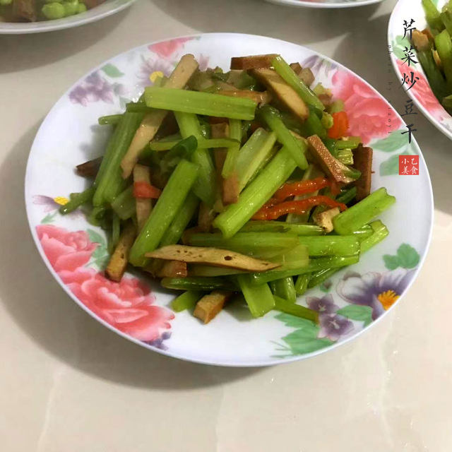 芹菜炒豆干