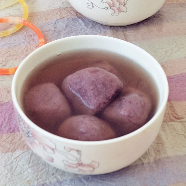 紫薯豆沙馅汤圆