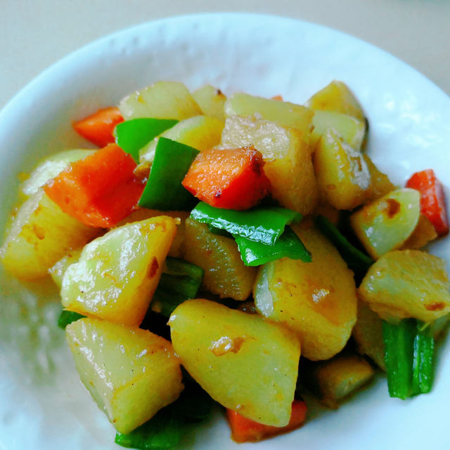 土豆炖萝卜