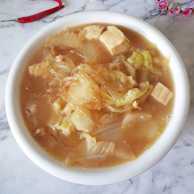白菜粉条炖冻豆腐汤