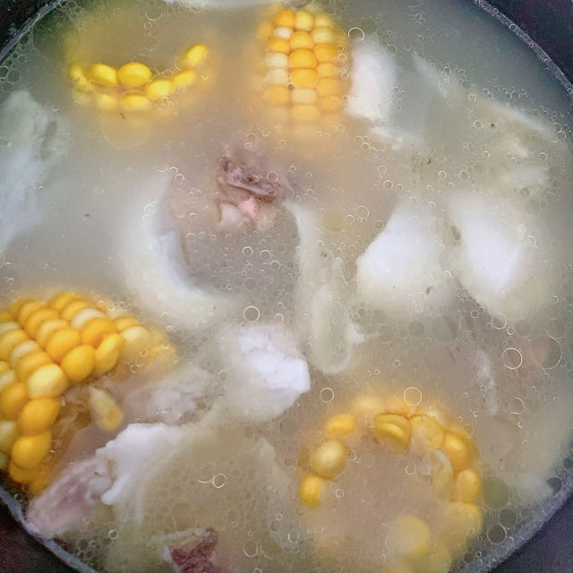 椰子玉米鸡汤
