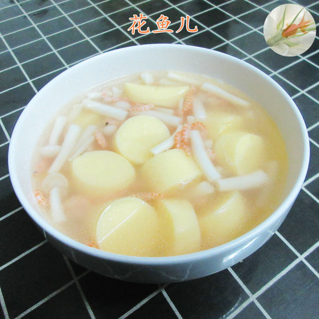小虾米海鲜菇樱玉豆腐汤