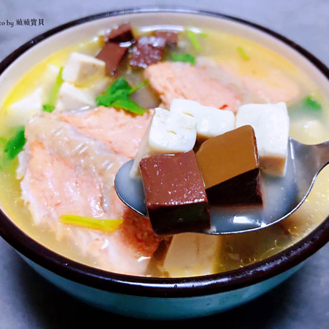 双色豆腐三文鱼排汤