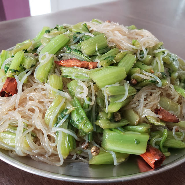 莙荙菜杆拌粉丝