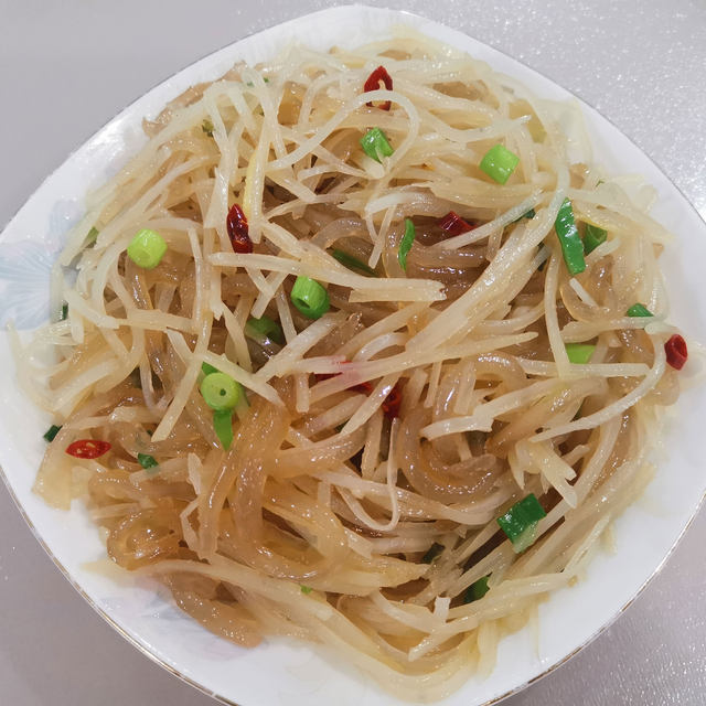 土豆丝炒粉条