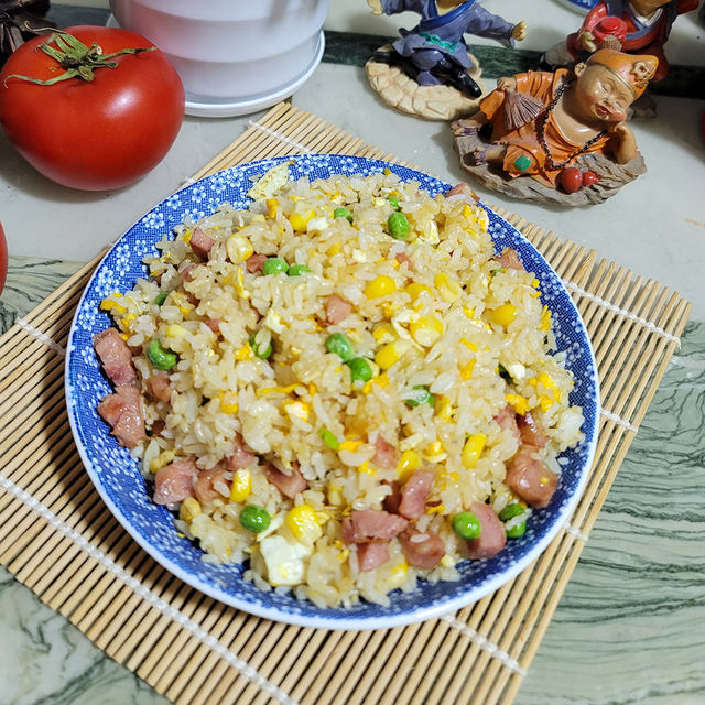 香肠豌豆玉米粒炒饭