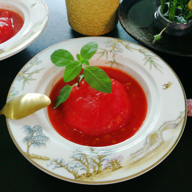 网红餐厅招牌菜在家做～西红柿虾滑团