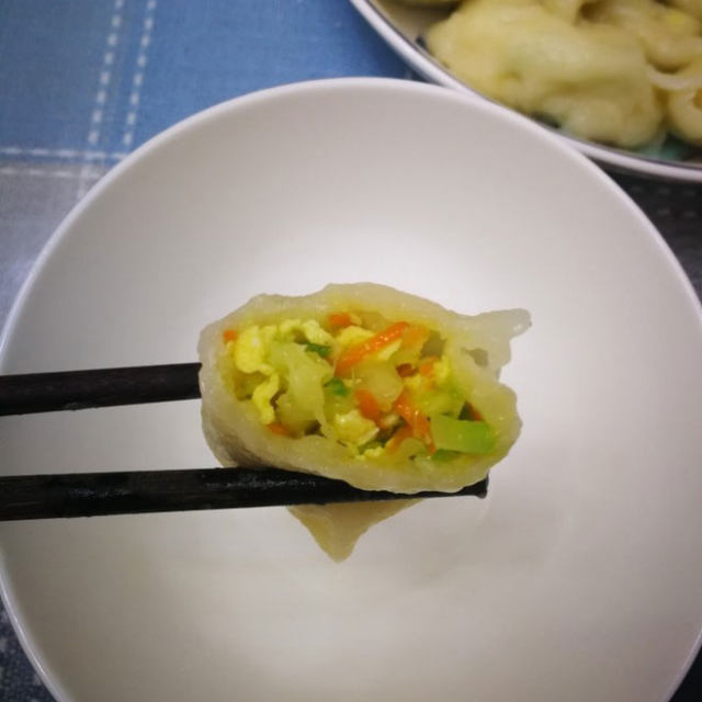 夏天瓜果的浪漫，西葫芦鸡蛋饺子下锅！