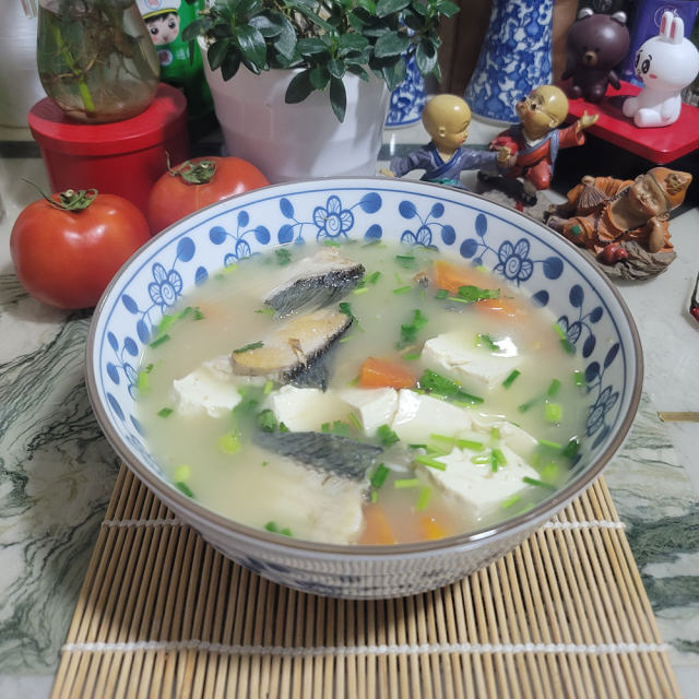 鱼骨木瓜豆腐汤