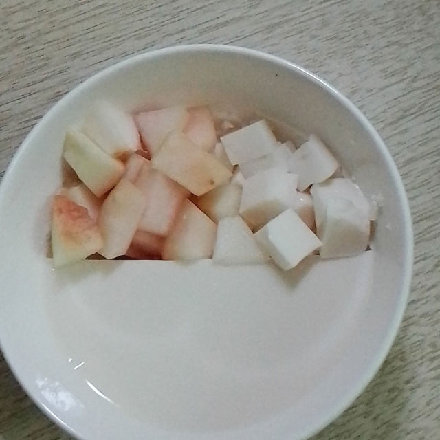 桃子奶冻碗