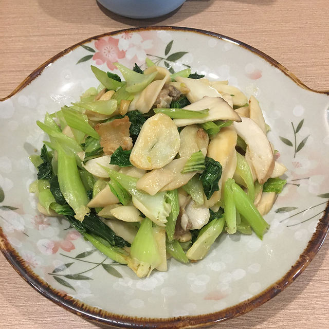 杏鲍菇炒白菜