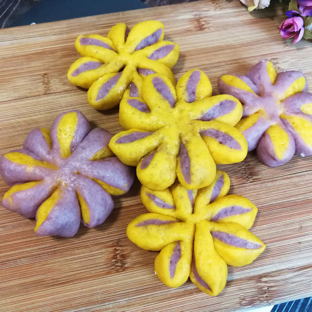 南瓜紫薯花朵馒头