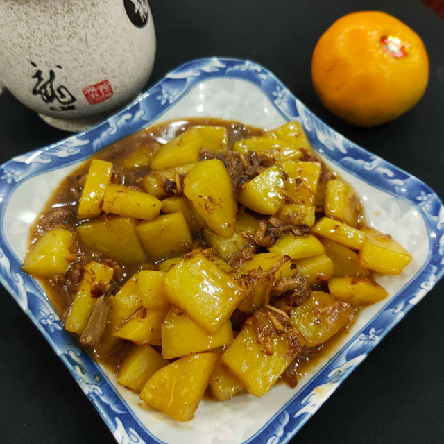 烩土豆块