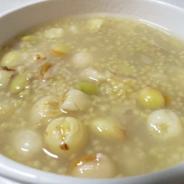 小米莲子眉豆粥