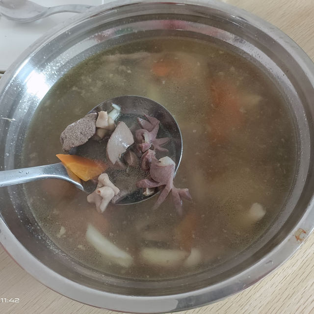 鸭杂菌菇汤