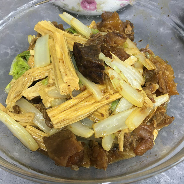 牛筋腐竹煲白菜