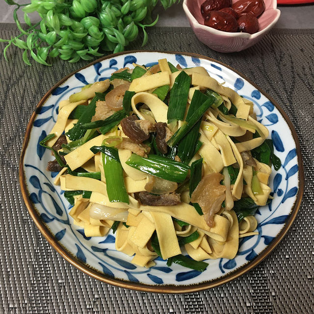 油渣青蒜炒豆皮