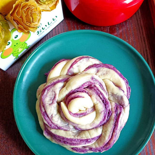 奶香紫薯花卷