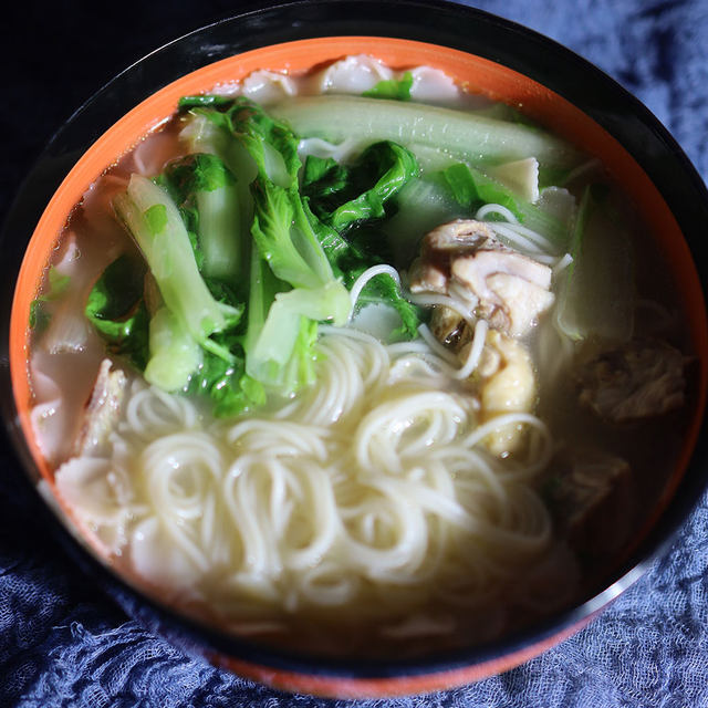 鸡肉青菜面