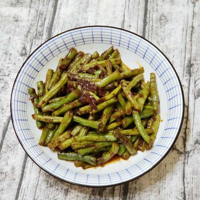 鲜香下饭梅菜肉酱炒豆角