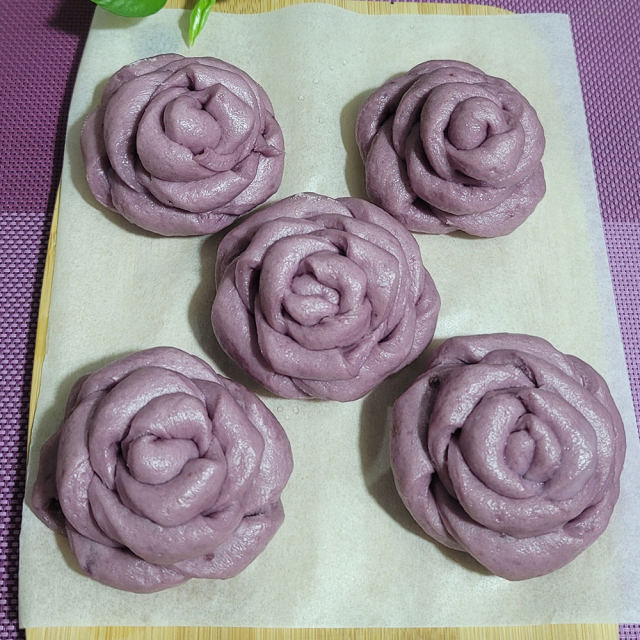 紫薯花朵馒头