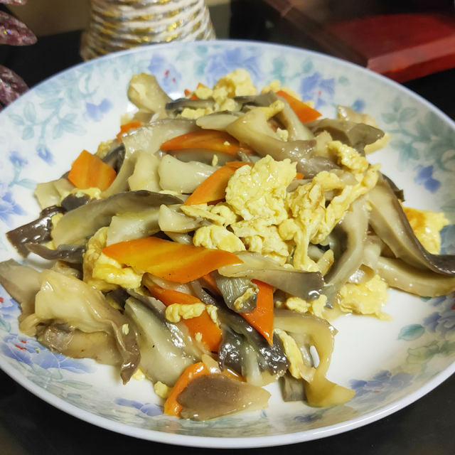 蘑菇炒鸡蛋