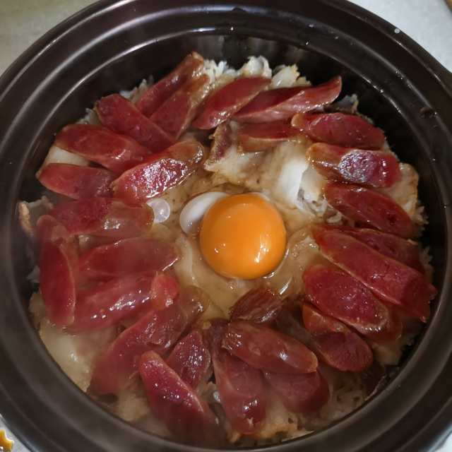 何记腊味煲仔饭