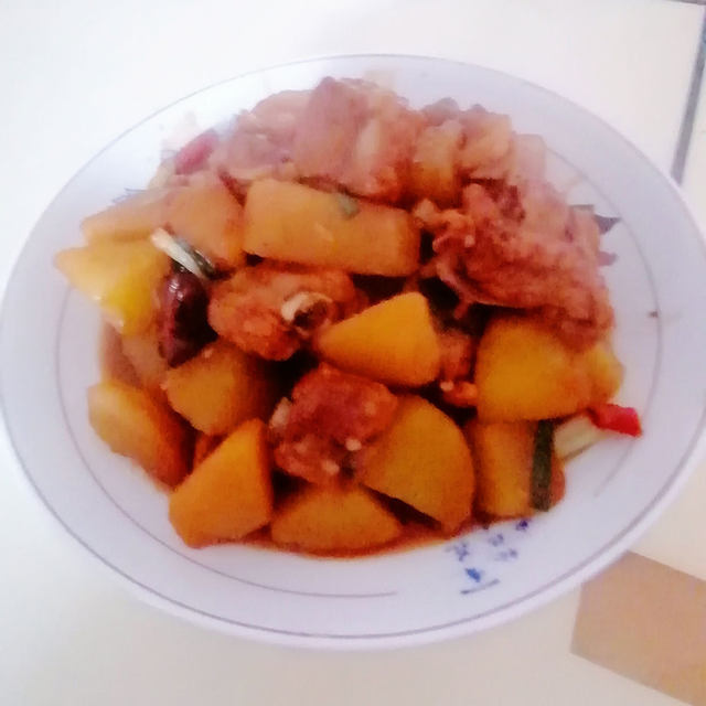 土豆烧排骨