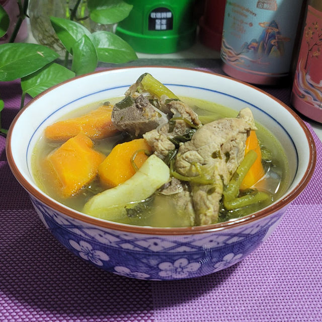 竹芋胡萝卜煲西洋菜猪骨汤