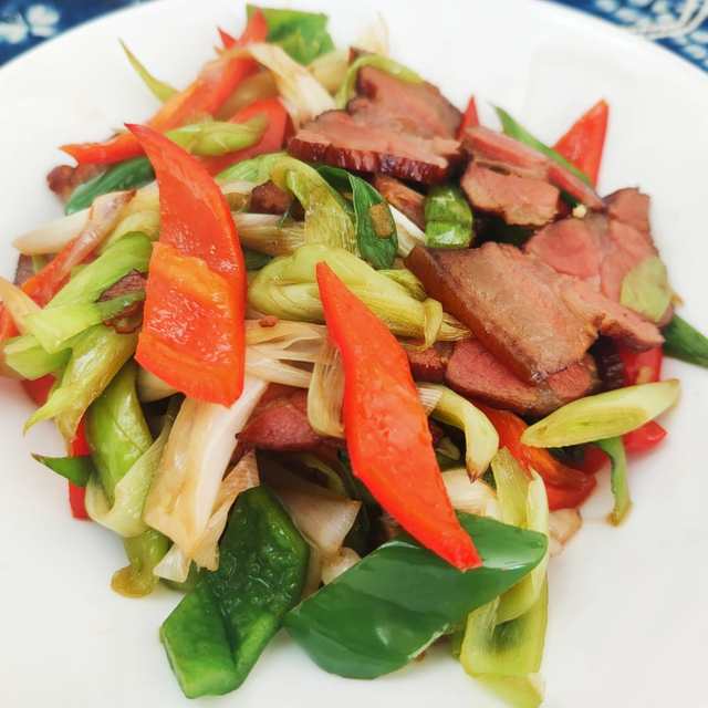 蒜苗炒腊肉