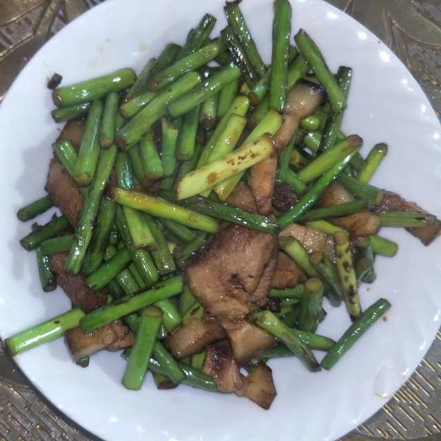  蒜苗炒肉丝