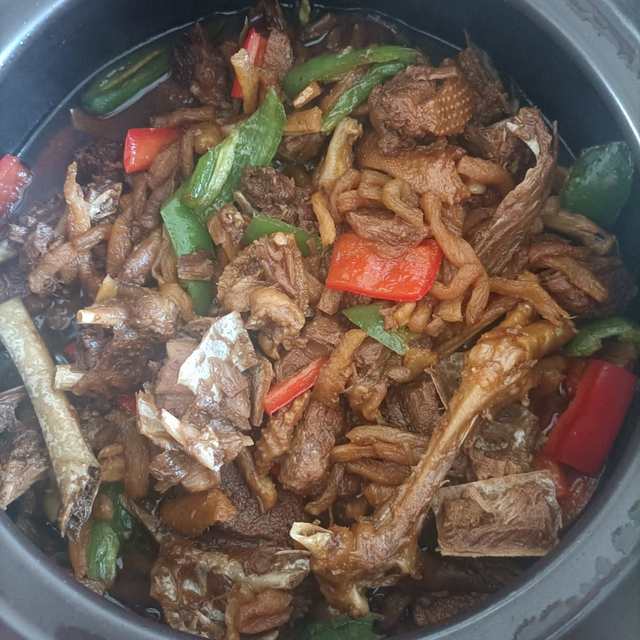 萝卜干鸭肉煲